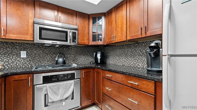 1175 Youngs Road E, Amherst, NY 14221