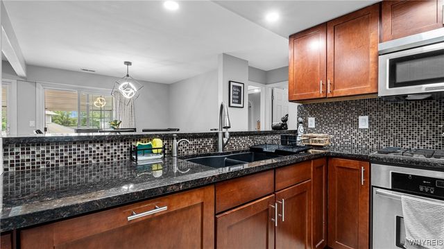 1175 Youngs Road E, Amherst, NY 14221