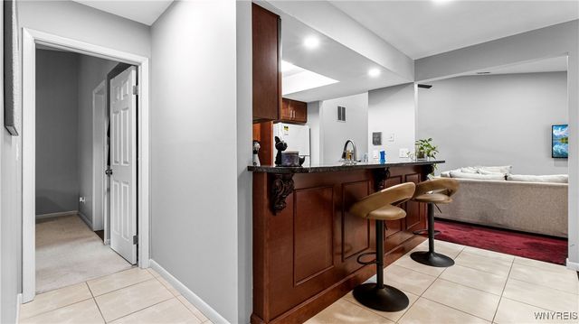 1175 Youngs Road E, Amherst, NY 14221