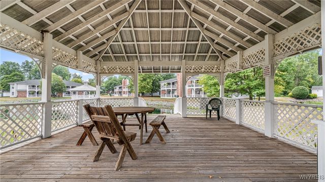 1175 Youngs Road E, Amherst, NY 14221