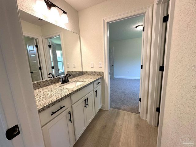 5219 Barnett Rd, Pace, FL 32571