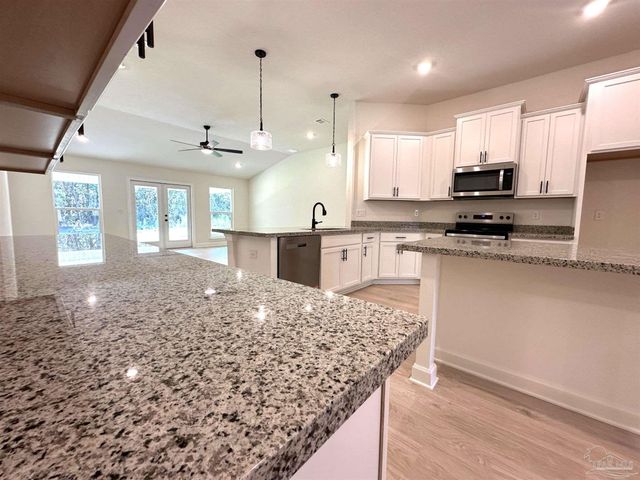 5219 Barnett Rd, Pace, FL 32571