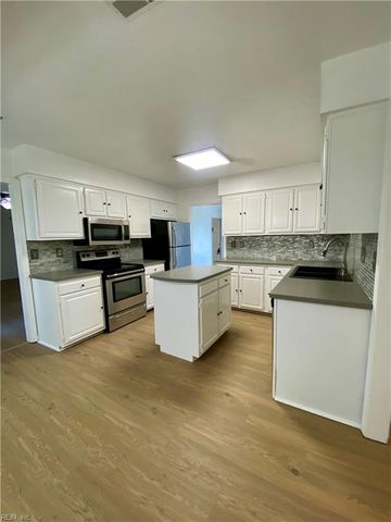 1005 Sullins CT, Virginia Beach, VA 23455