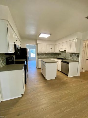 1005 Sullins CT, Virginia Beach, VA 23455