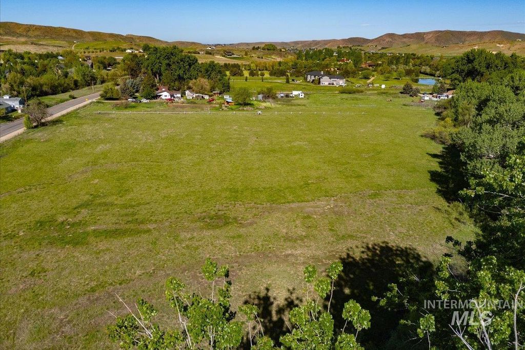 5700 W Dry Creek Rd, Boise, ID 83714