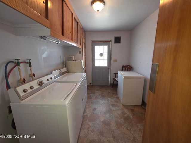 13 E Liberty Street, Leipsic, OH 45856