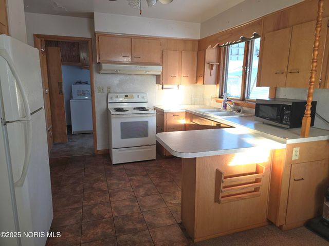 13 E Liberty Street, Leipsic, OH 45856