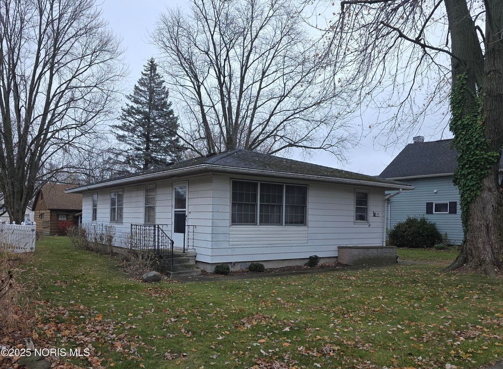 13 E Liberty Street, Leipsic, OH 45856