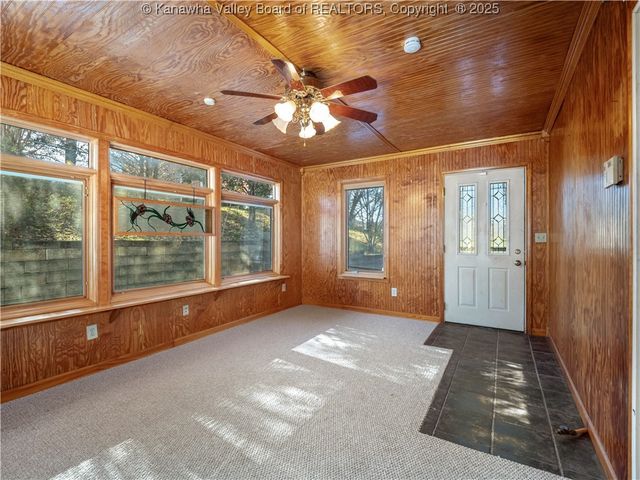 231 Glen Oaks Court, Hurricane, WV 25526