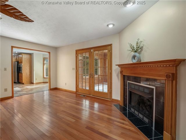 231 Glen Oaks Court, Hurricane, WV 25526