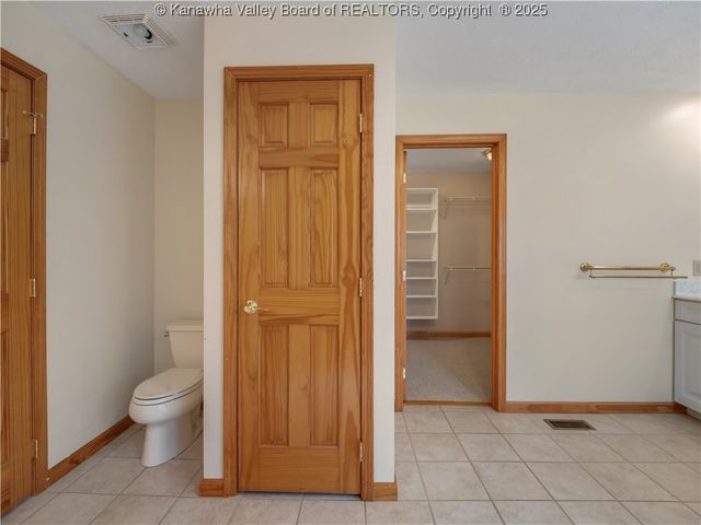 231 Glen Oaks Court, Hurricane, WV 25526