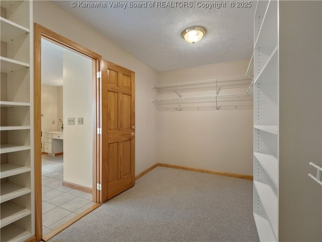 231 Glen Oaks Court, Hurricane, WV 25526