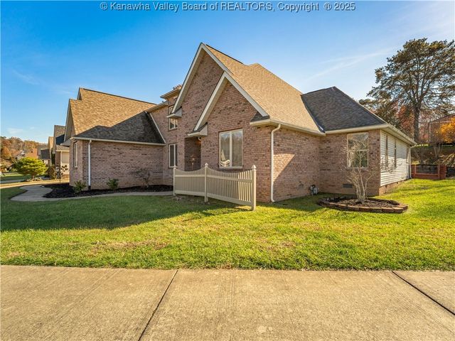 231 Glen Oaks Court, Hurricane, WV 25526
