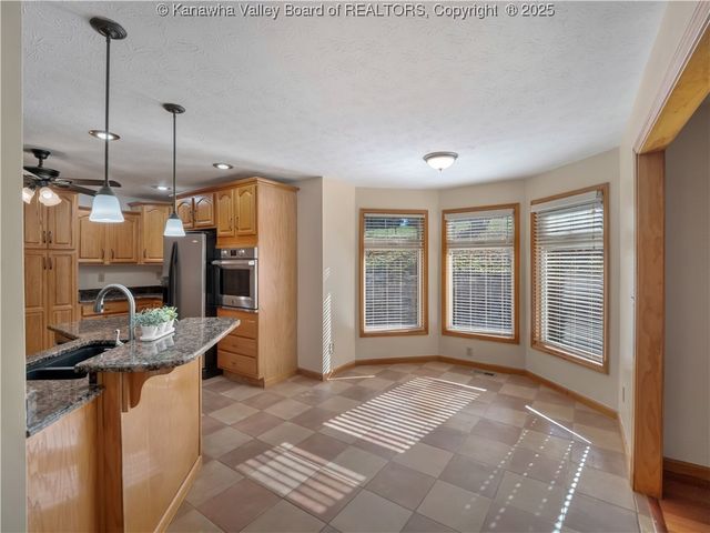 231 Glen Oaks Court, Hurricane, WV 25526