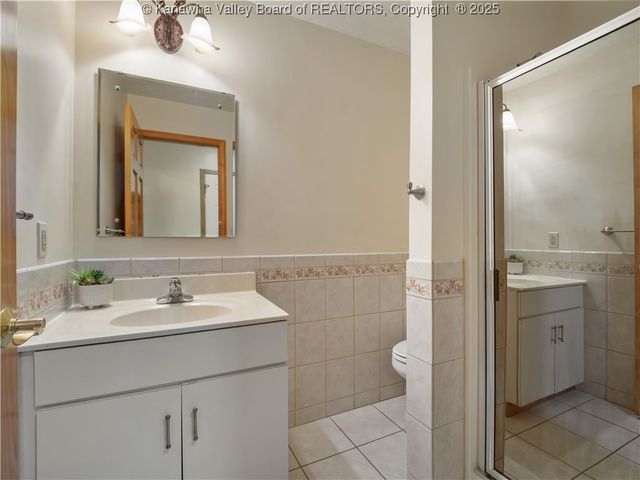 231 Glen Oaks Court, Hurricane, WV 25526