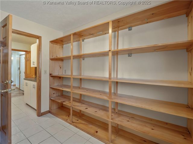 231 Glen Oaks Court, Hurricane, WV 25526