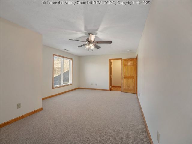 231 Glen Oaks Court, Hurricane, WV 25526