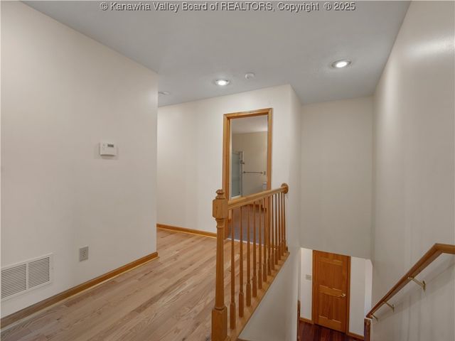 231 Glen Oaks Court, Hurricane, WV 25526