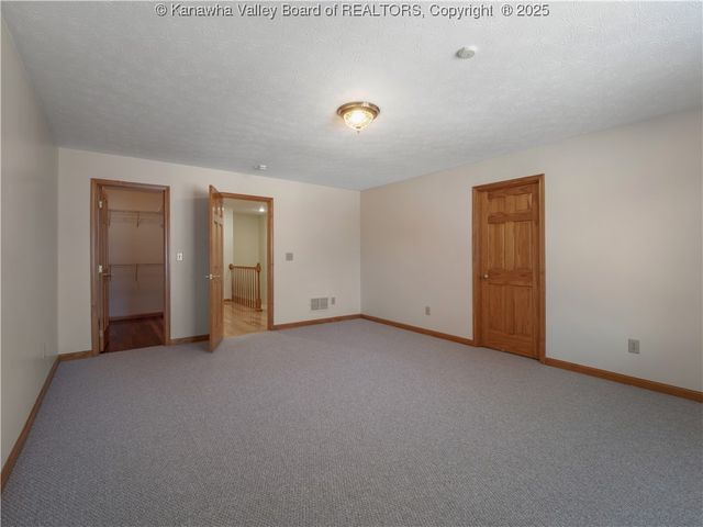 231 Glen Oaks Court, Hurricane, WV 25526