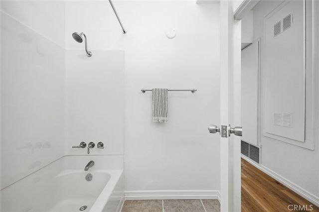 4018 Redwood Avenue Unit B, Los Angeles, CA 90066