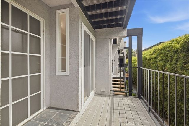 4018 Redwood Avenue Unit B, Los Angeles, CA 90066