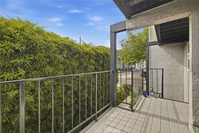 4018 Redwood Avenue Unit B, Los Angeles, CA 90066