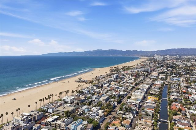 4018 Redwood Avenue Unit B, Los Angeles, CA 90066