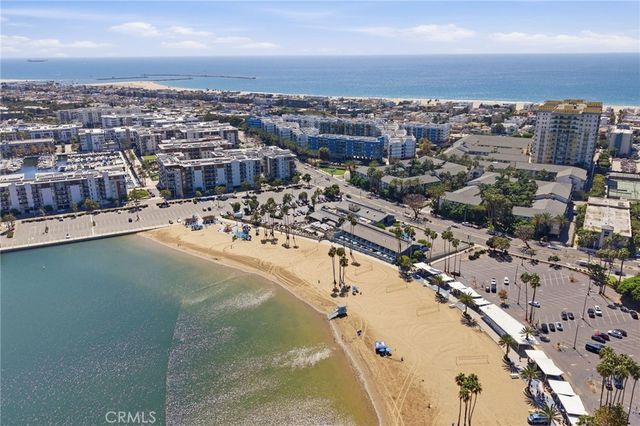 4018 Redwood Avenue Unit B, Los Angeles, CA 90066