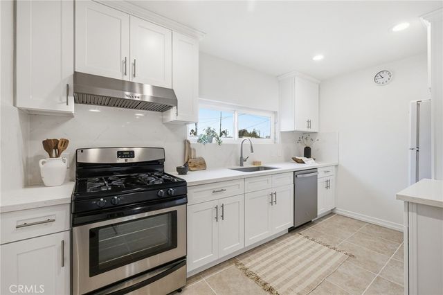 4018 Redwood Avenue Unit B, Los Angeles, CA 90066