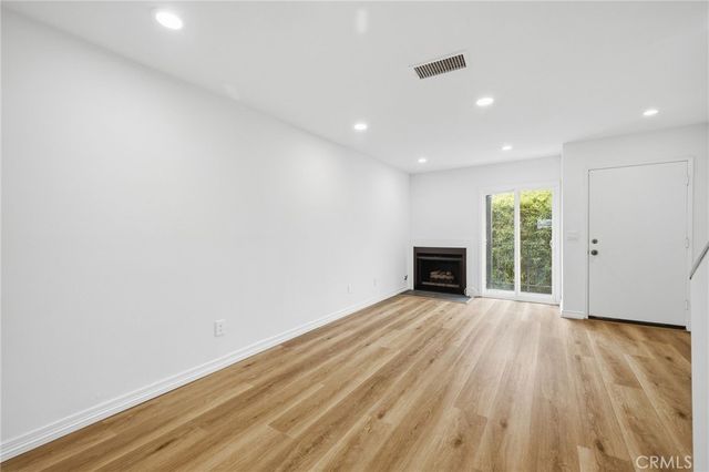 4018 Redwood Avenue Unit B, Los Angeles, CA 90066