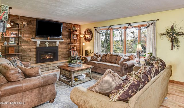 21 La Valley Drive, Manalapan, NJ 07726