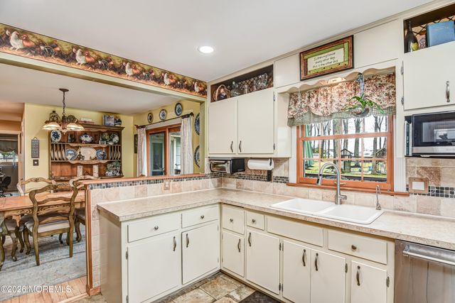 21 La Valley Drive, Manalapan, NJ 07726