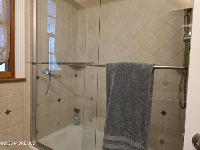 21 La Valley Drive, Manalapan, NJ 07726