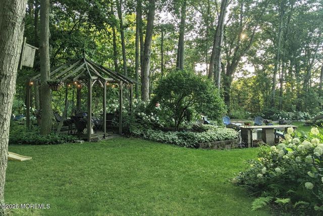 21 La Valley Drive, Manalapan, NJ 07726