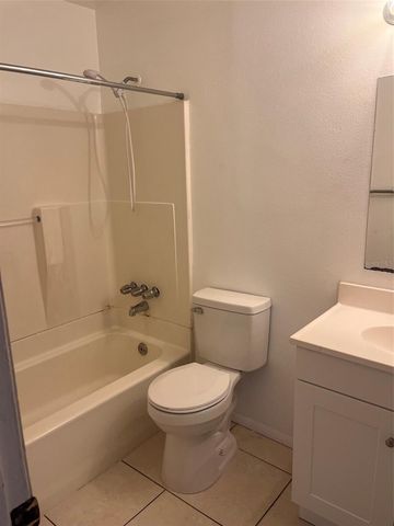 214 BLUEFIELD AVENUE, Deltona, FL 32738