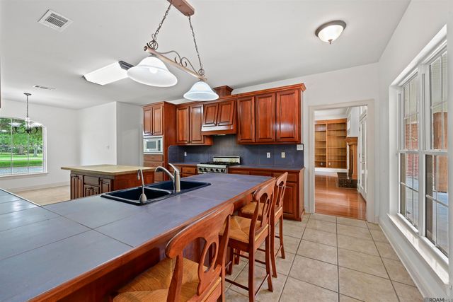 2907 La Hwy 966, St Francisville, LA 70775