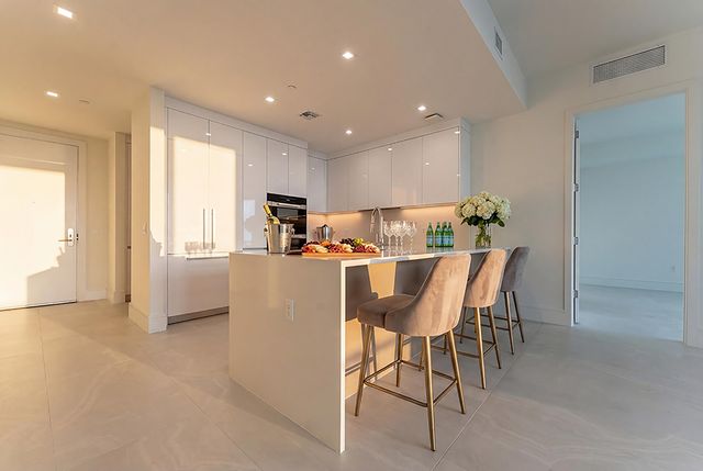 220 Lake Shore Drive 1011, Lake Park, FL 33403