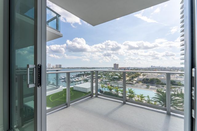 220 Lake Shore Drive 1011, Lake Park, FL 33403