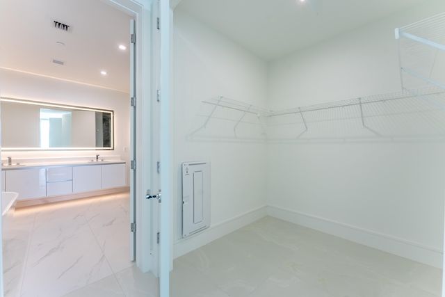 220 Lake Shore Drive 1011, Lake Park, FL 33403