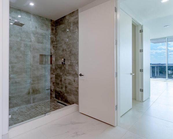 220 Lake Shore Drive 1011, Lake Park, FL 33403