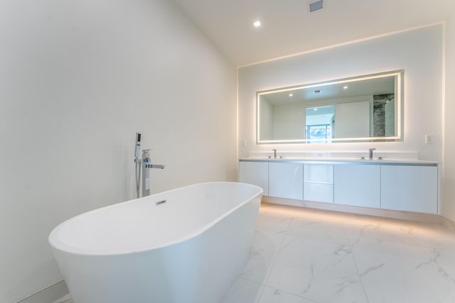 220 Lake Shore Drive 1011, Lake Park, FL 33403