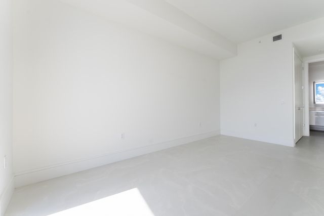 220 Lake Shore Drive 1011, Lake Park, FL 33403