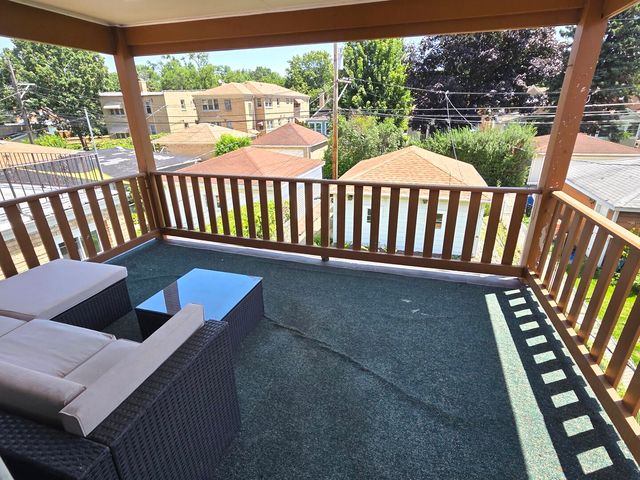 6159 N Meade Avenue, Chicago, IL 60646
