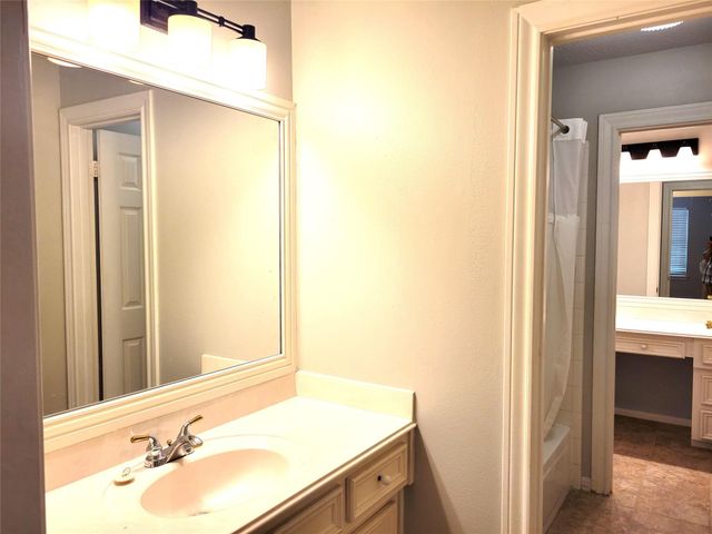 2214 Old South Drive, Richmond, TX 77406