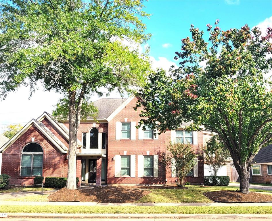 2214 Old South Drive, Richmond, TX 77406