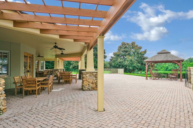 77 Constellation Avenue, Freeport, FL 32439