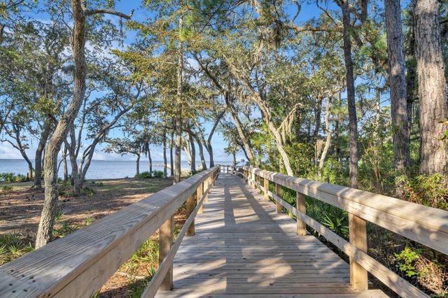 77 Constellation Avenue, Freeport, FL 32439