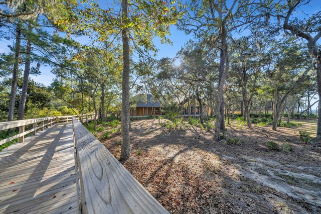 77 Constellation Avenue, Freeport, FL 32439
