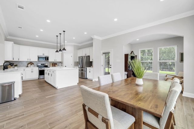 77 Constellation Avenue, Freeport, FL 32439