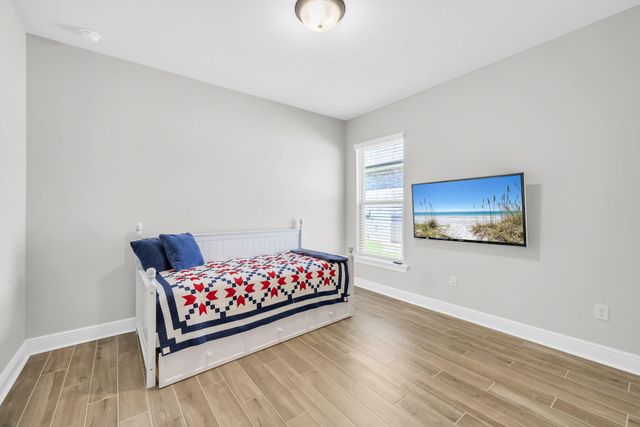 77 Constellation Avenue, Freeport, FL 32439